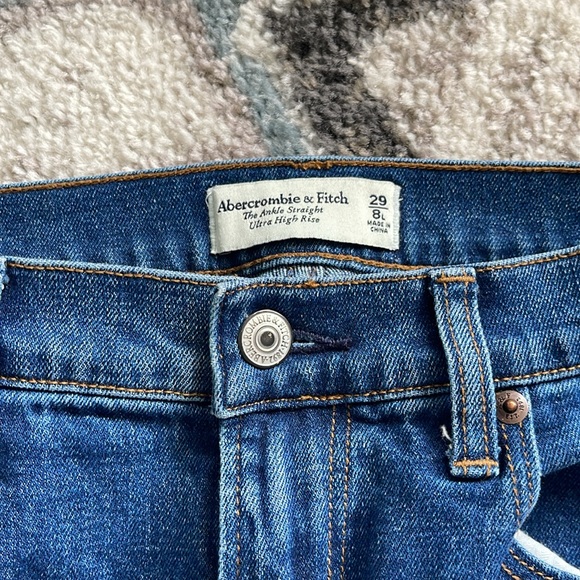 Abercrombie Ultra High Rise Ankle Straight Jean - Picture 10 of 12